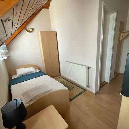 Shirkamoll Pilisvörösvár